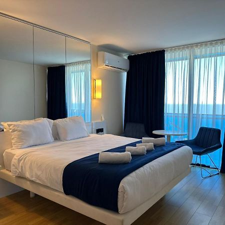 Orbi City Amazing Apartments Batumi Bagian luar foto