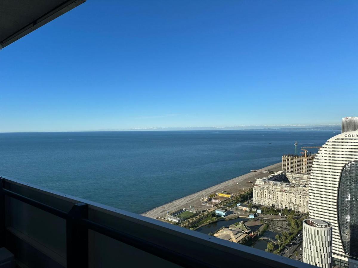 Orbi City Amazing Apartments Batumi Bagian luar foto