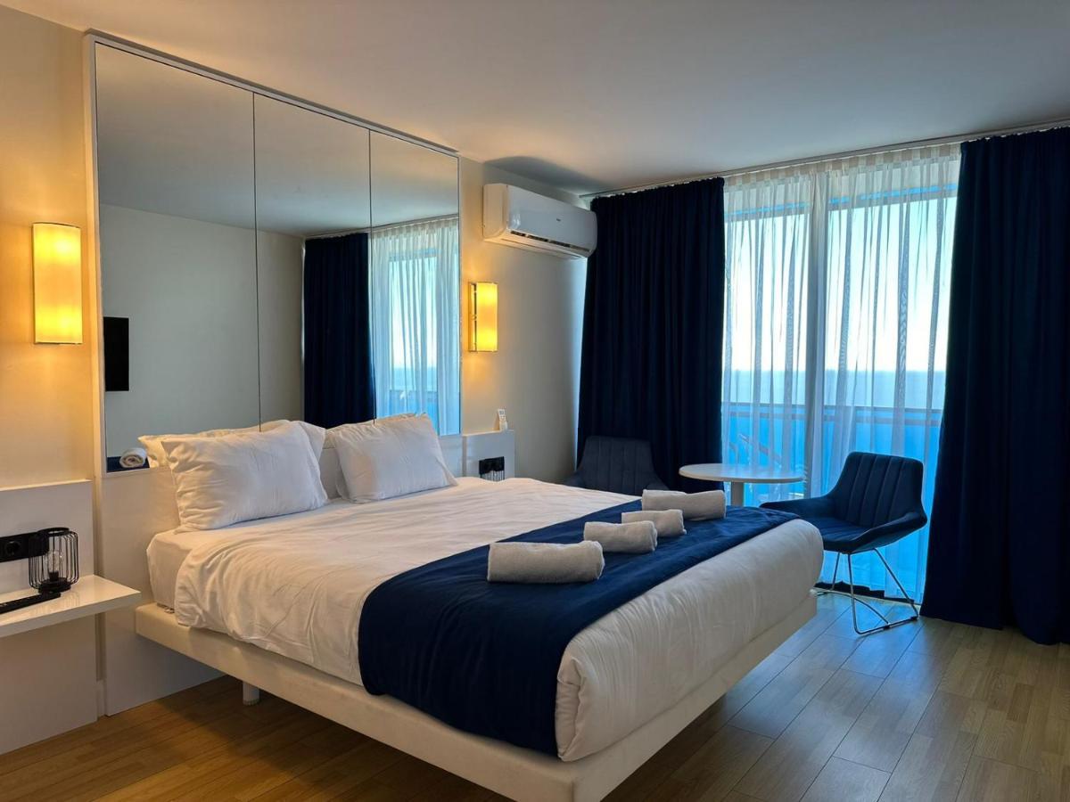 Orbi City Amazing Apartments Batumi Bagian luar foto