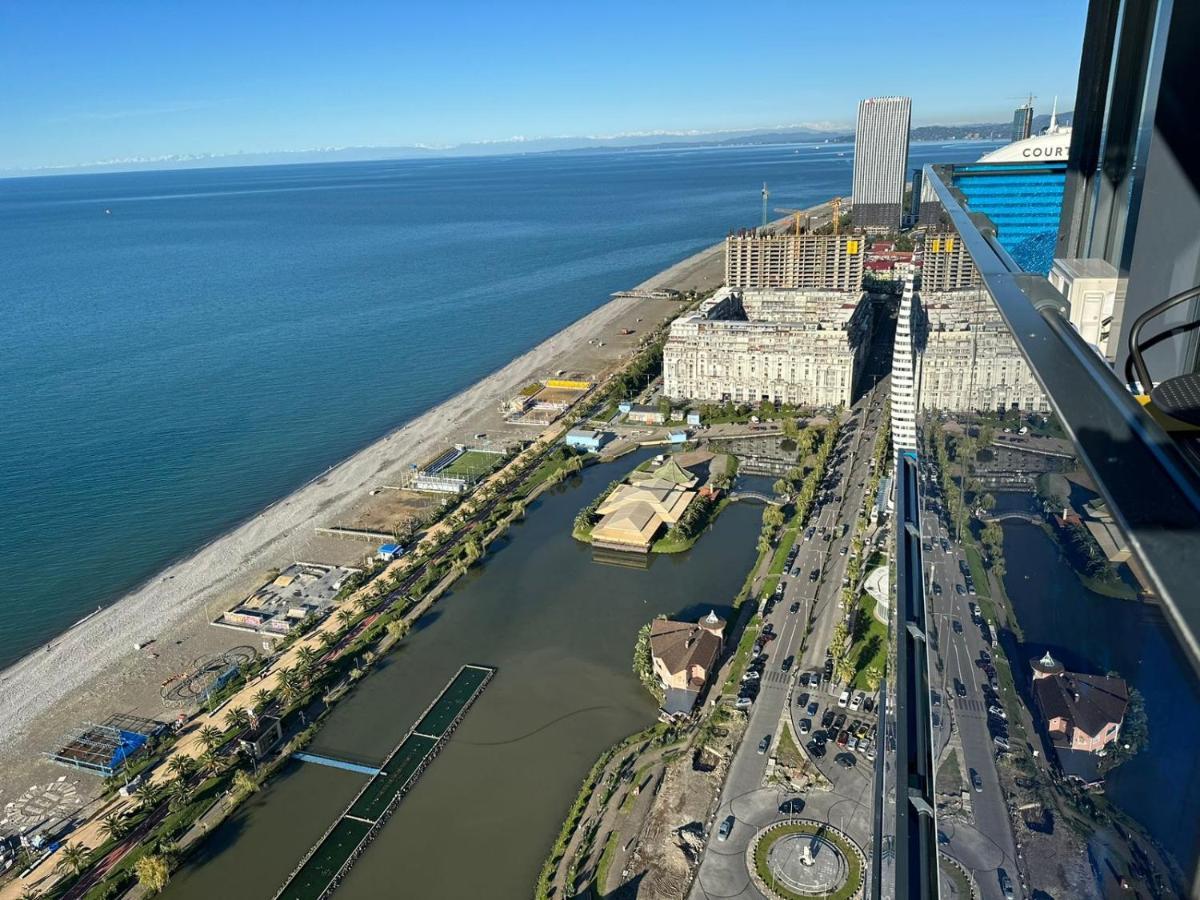 Orbi City Amazing Apartments Batumi Bagian luar foto