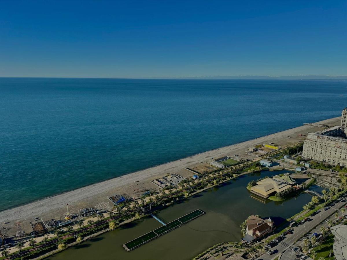 Orbi City Amazing Apartments Batumi Bagian luar foto